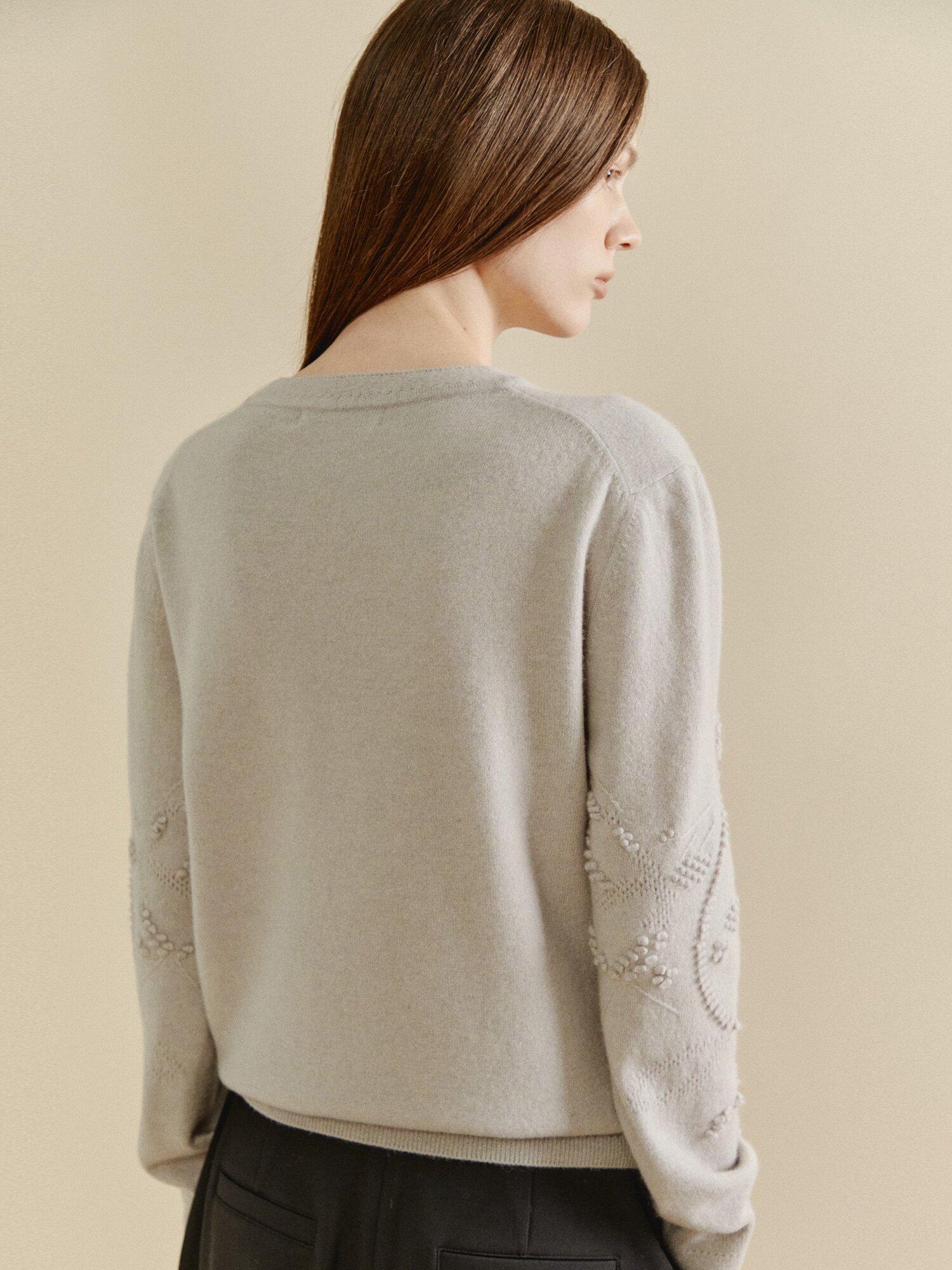 플라워 텍스처 디테일 캐시미어 니트 (LIGHT GREY)