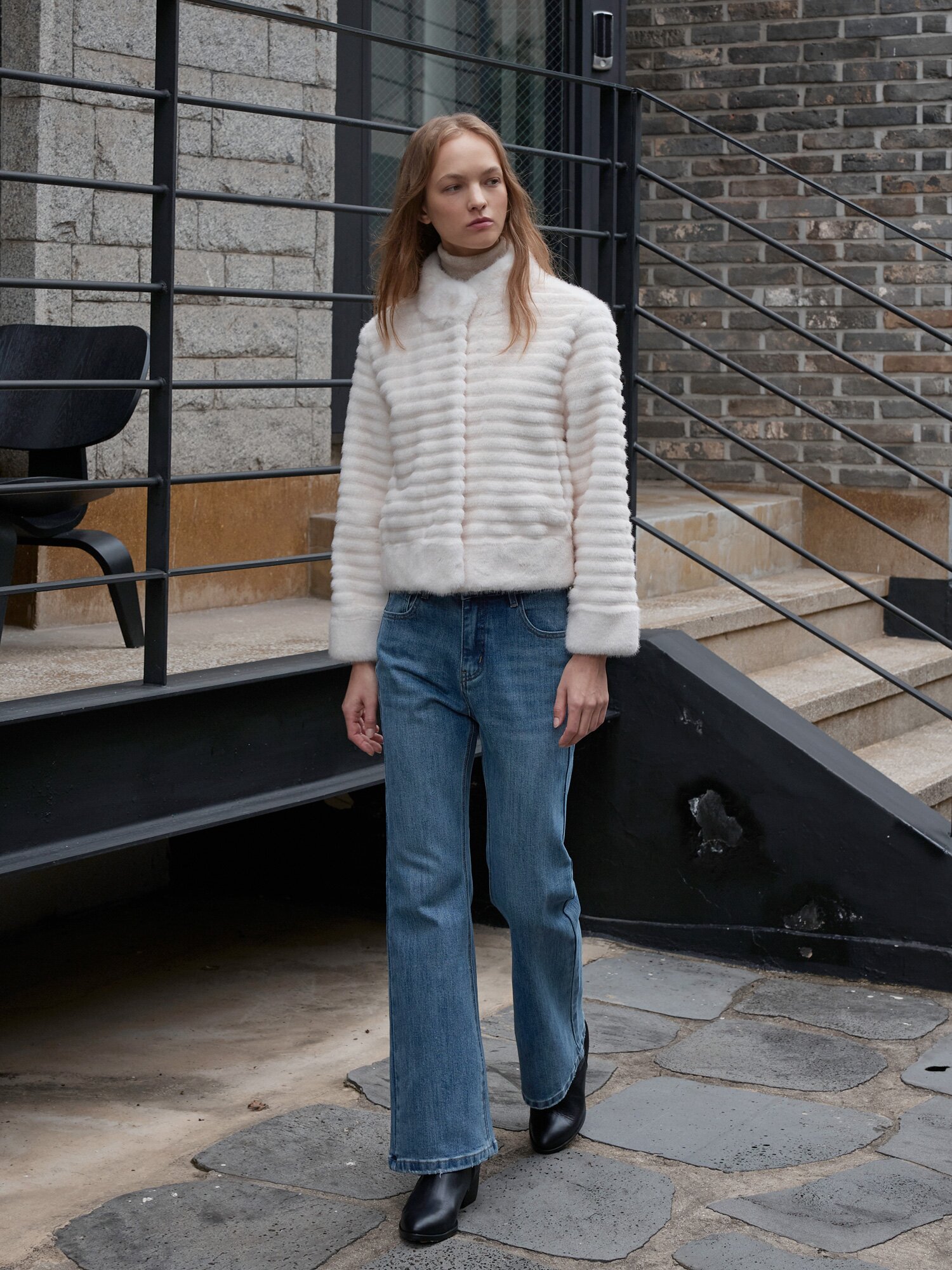 코튼 블렌드 워싱 부츠컷 데님팬츠 (BLUE)