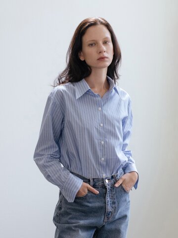 블루 스트라이프 릴렉스 핏 셔츠
