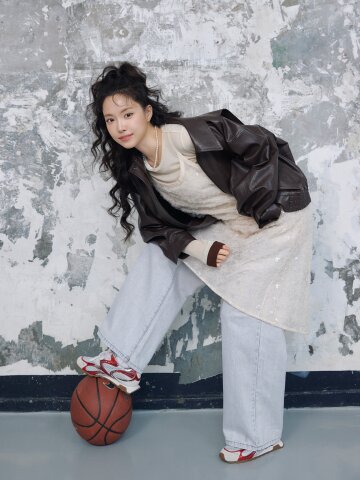 페이크 레더 글로시 집업 재킷 