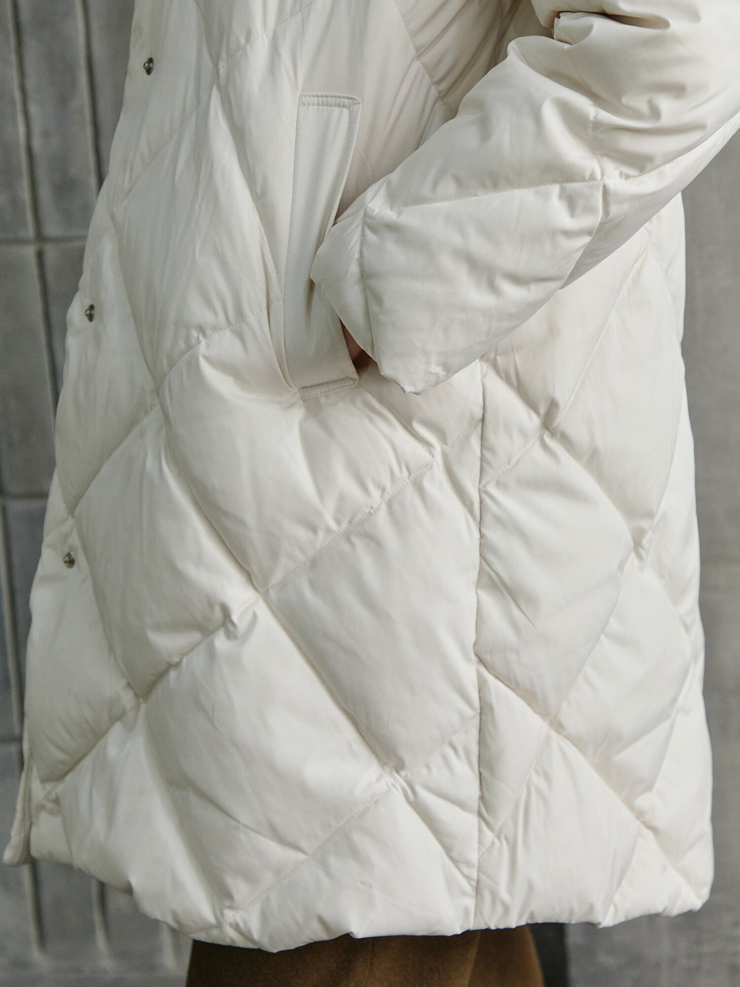 퍼 칼라 퀼팅 구스다운 롱 점퍼 (IVORY)