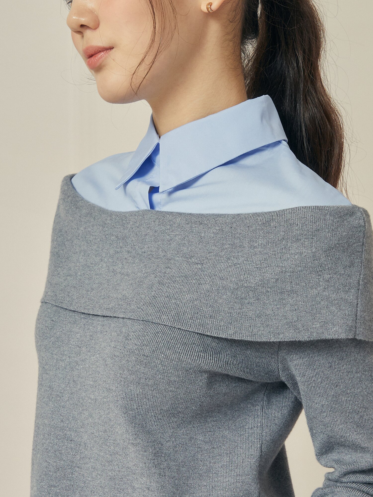 배색 레이어 칼라 셔츠 블라우스 (GREY)