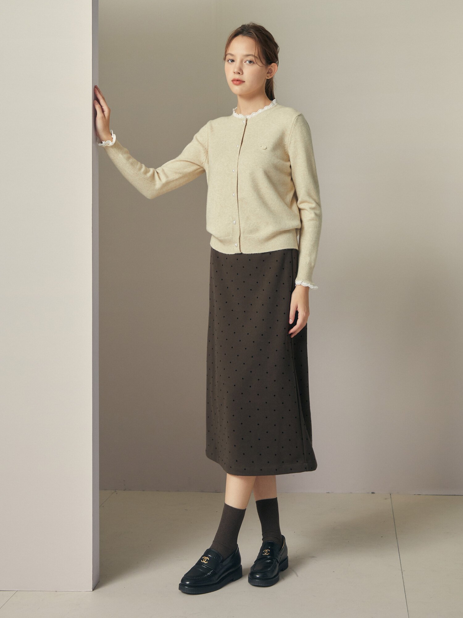 도트 패턴 투 턱 A라인 스커트 (BROWN)