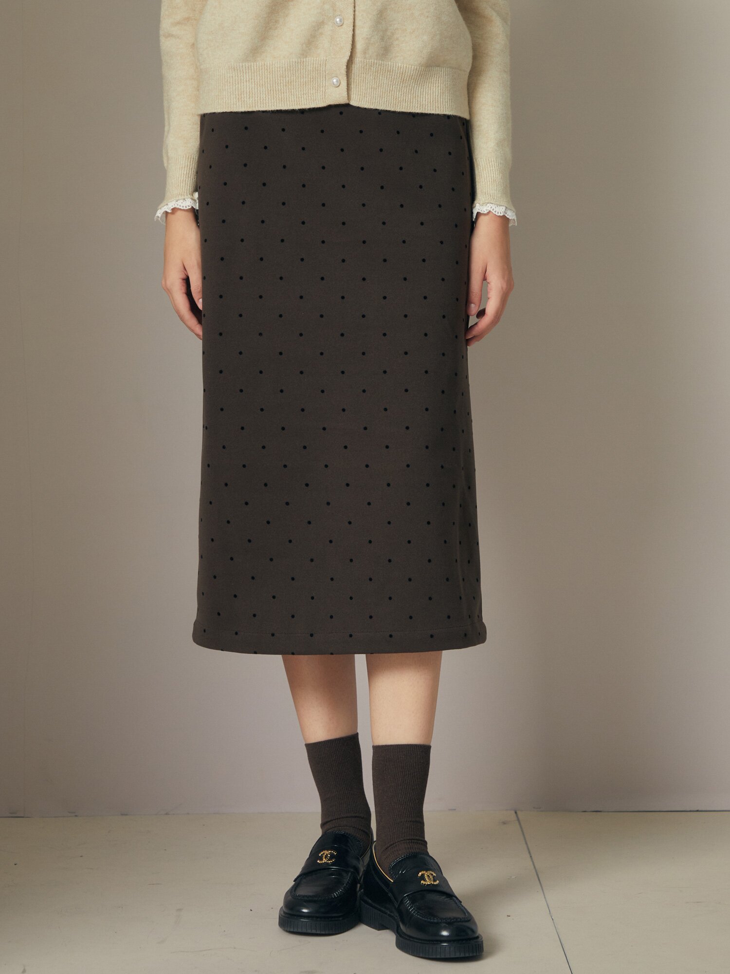 도트 패턴 투 턱 A라인 스커트 (BROWN)