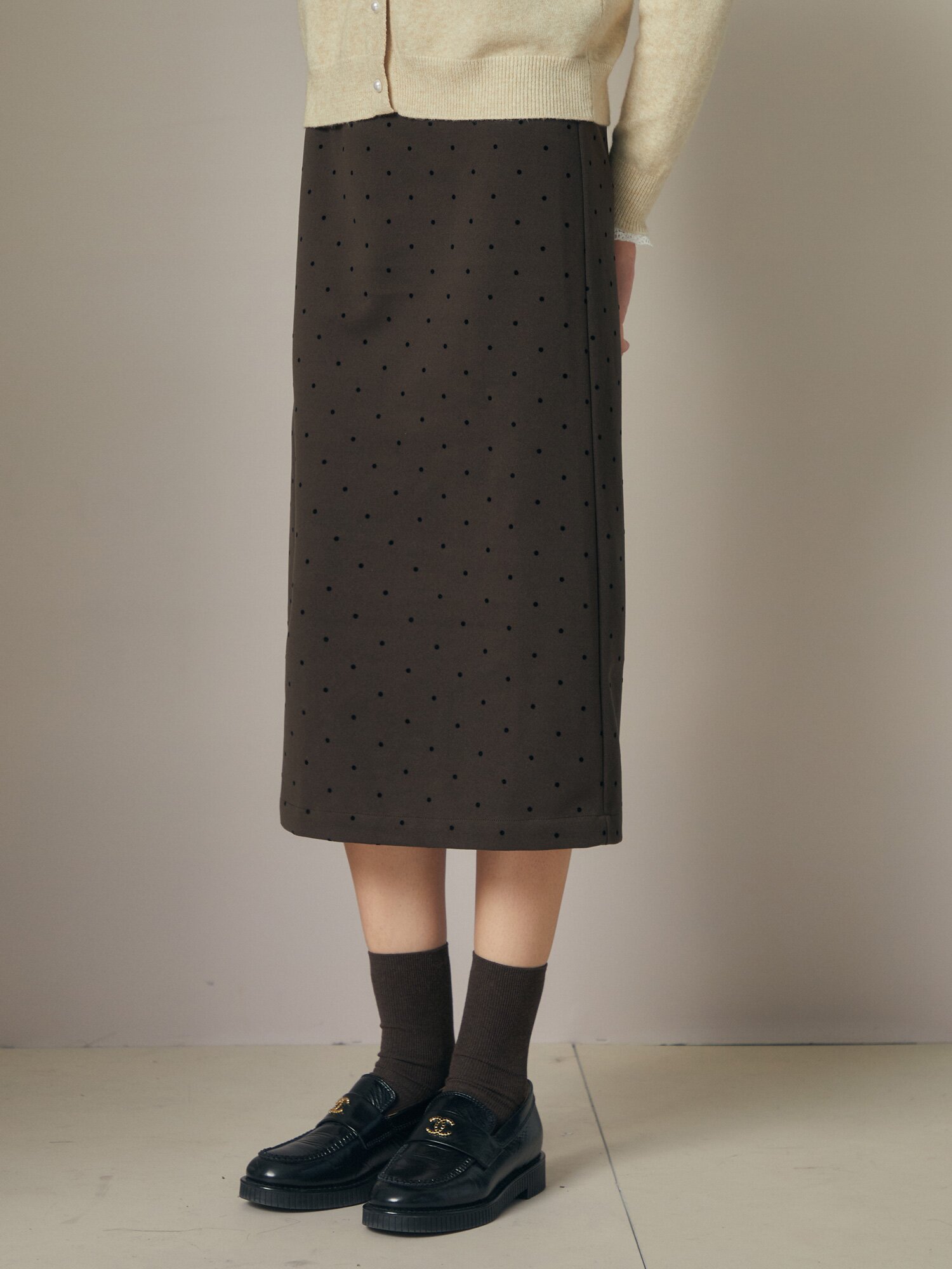 도트 패턴 투 턱 A라인 스커트 (BROWN)