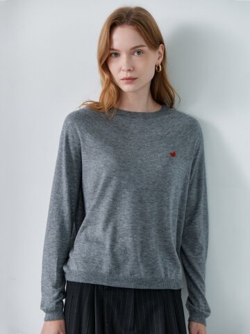 [케이미에르] 하트 자수 포인트 라운드넥 니트 풀오버