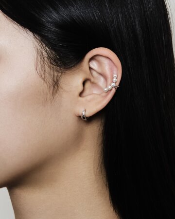 Linear Pearl Earcuff
리니어 펄 이어커프