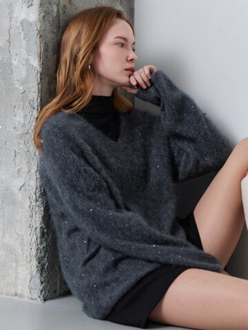 [케이미에르] 글리터 스팽글 헤어리 루즈핏 V넥 니트 풀오버