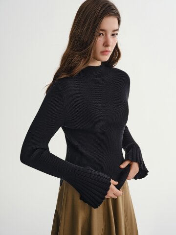 AR_Side slit knit top