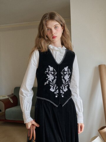 SR_Embroidered velvet vest