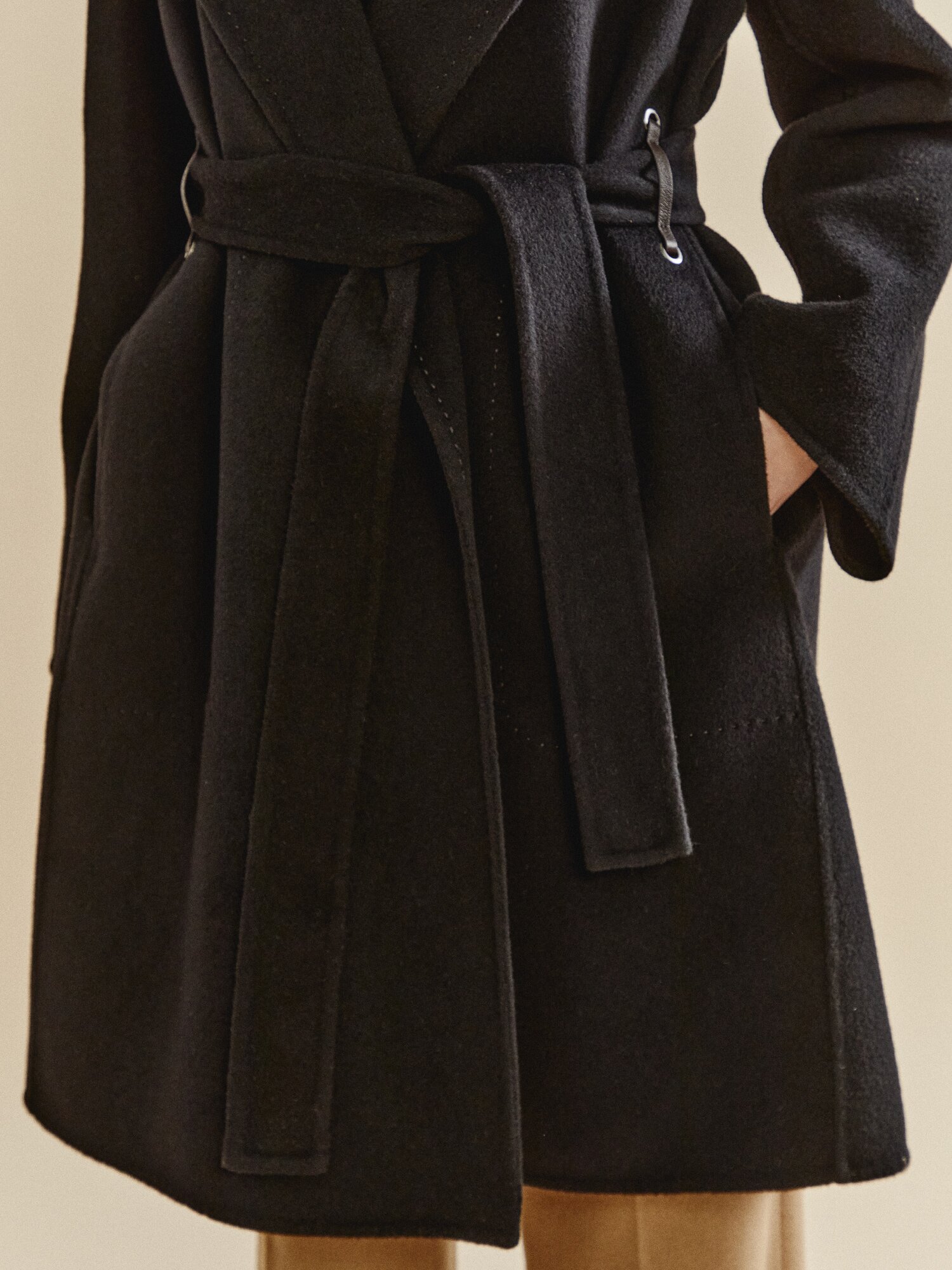 모노 라펠 코트 (BLACK)