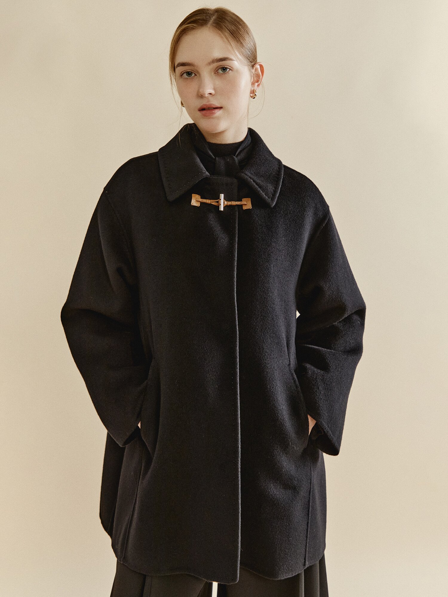 소프트 토글 미니멀 코트 (BLACK)