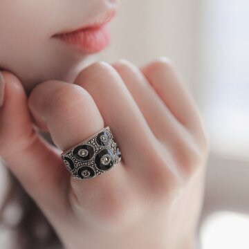 바이데이지 01Br0199 애나멜 디테일의 실버반지