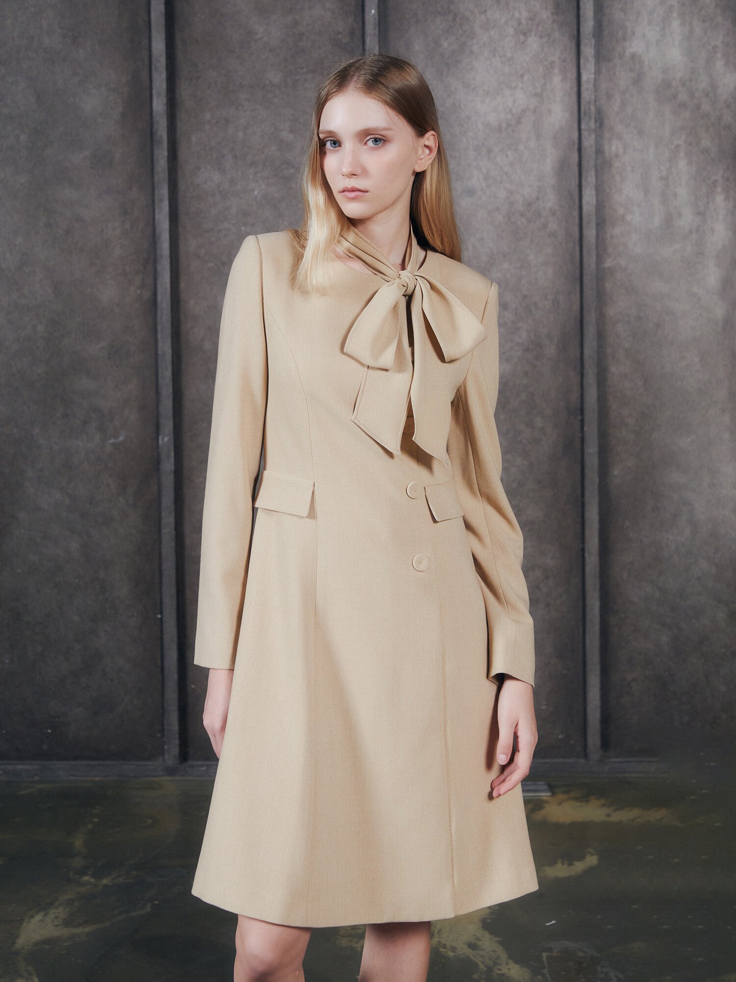 글리터 라운드넥 원피스 (BEIGE)