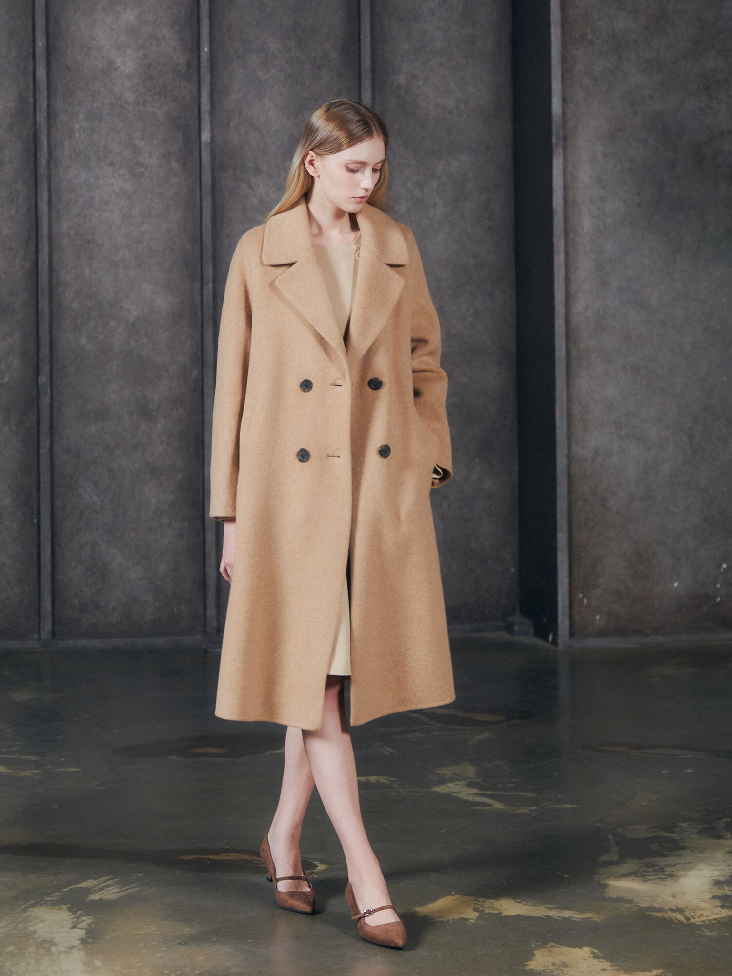 글리터 라운드넥 원피스 (BEIGE)