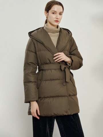 숄 칼라 벨티드 구스다운 점퍼 