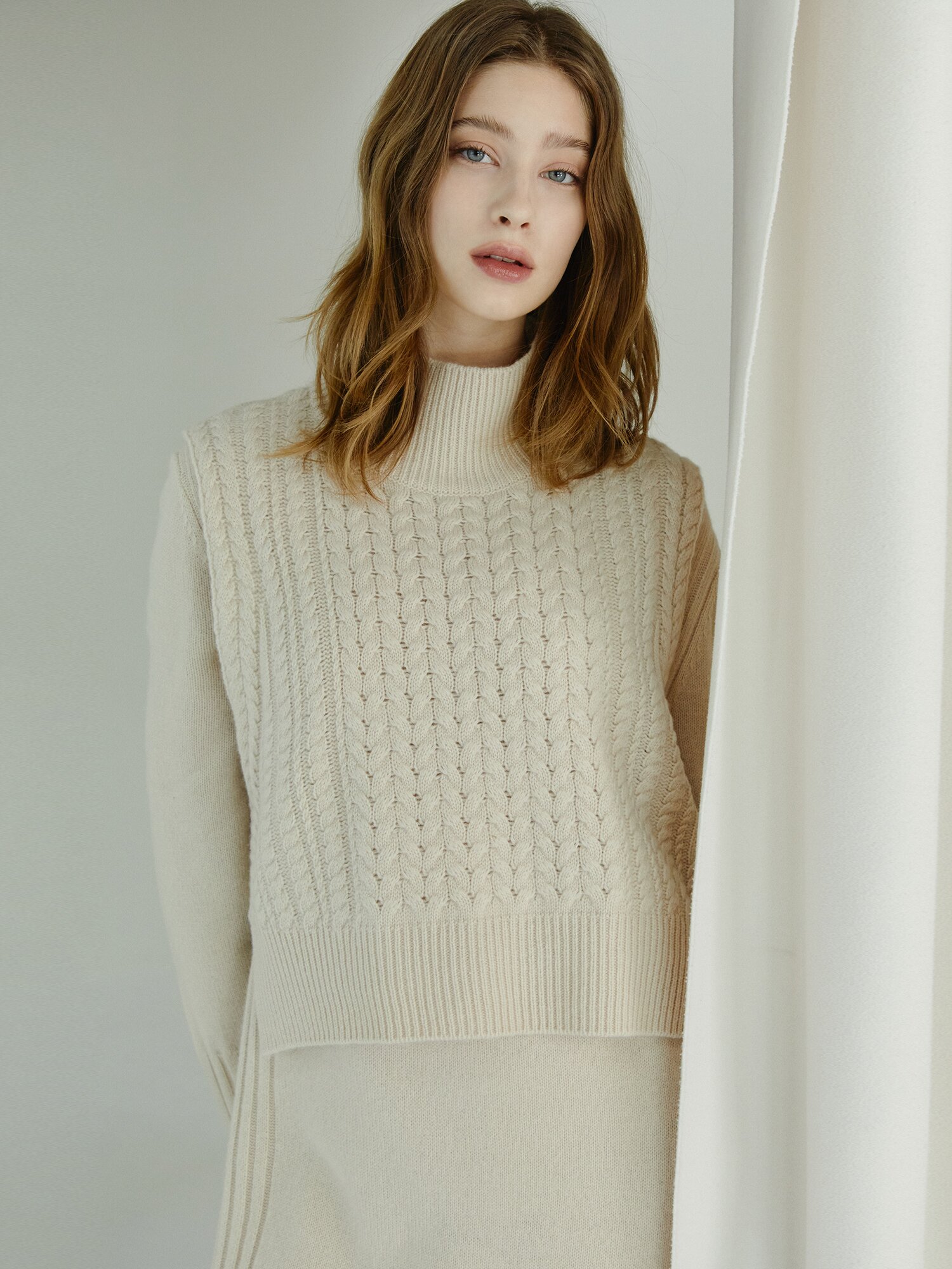 울 케이블 베스트 레이어드 니트 원피스 (LIGHT BEIGE)