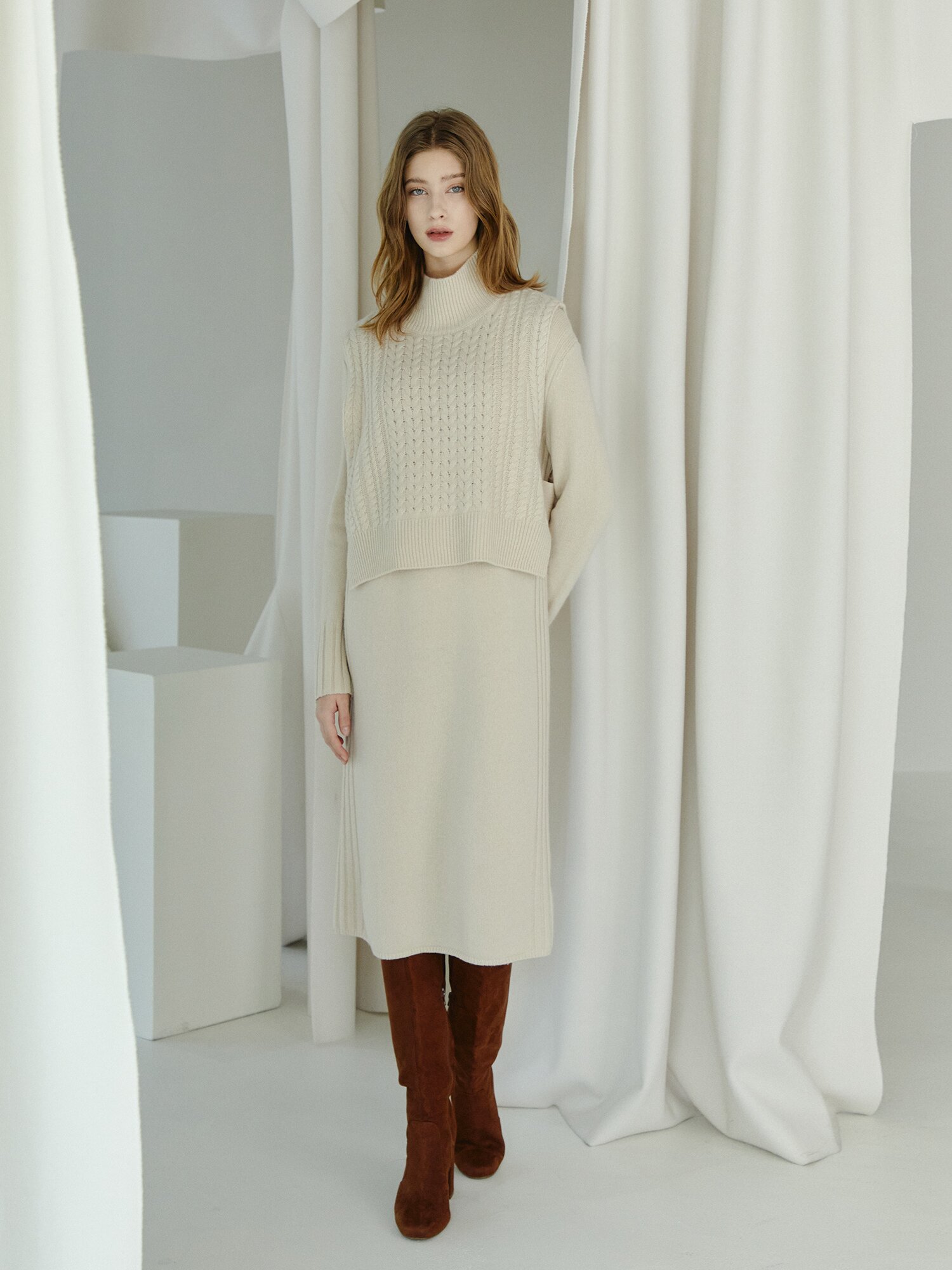 울 케이블 베스트 레이어드 니트 원피스 (LIGHT BEIGE)