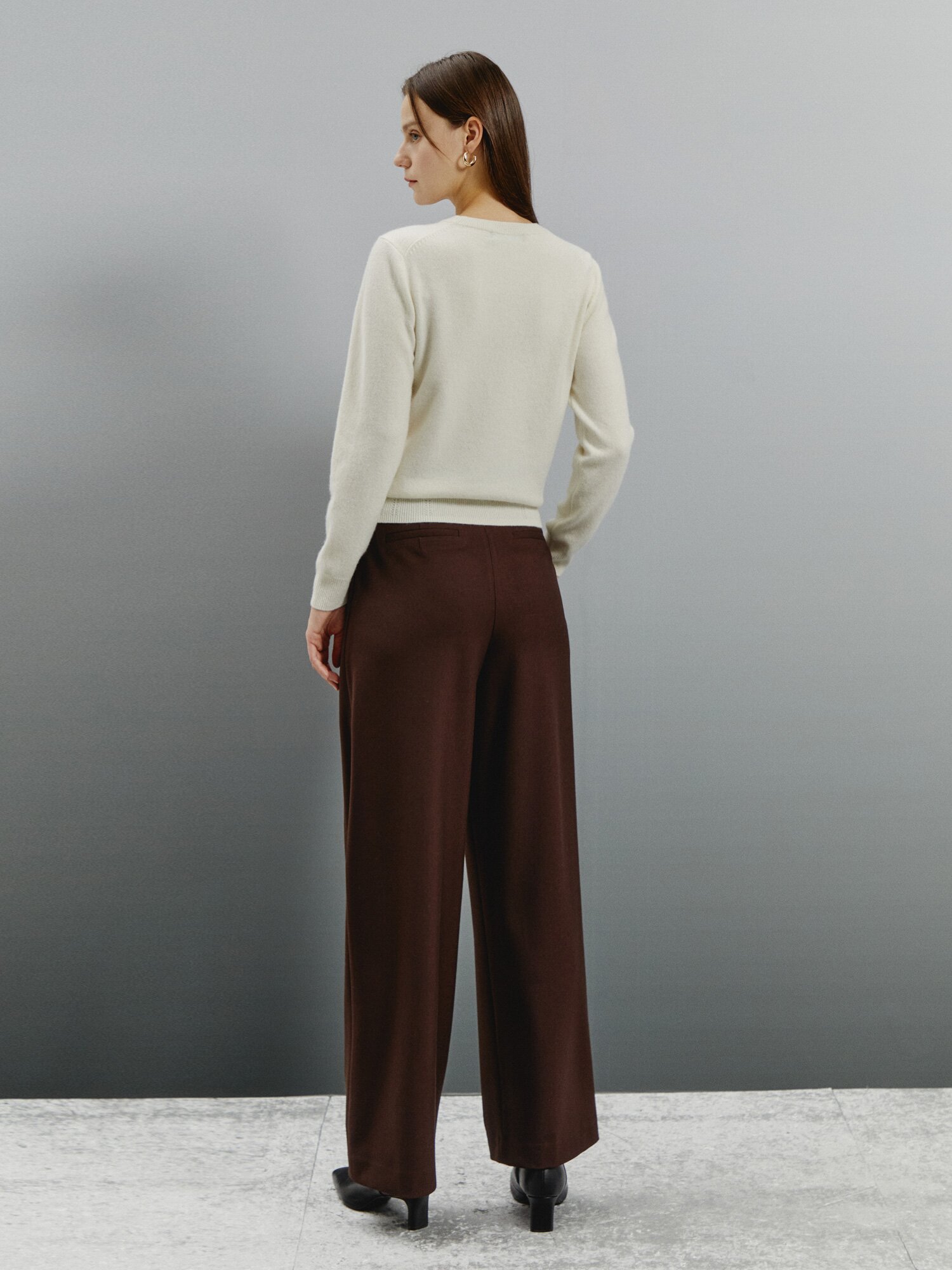 플라워 자수 캐시미어 블렌드 풀오버 (IVORY)