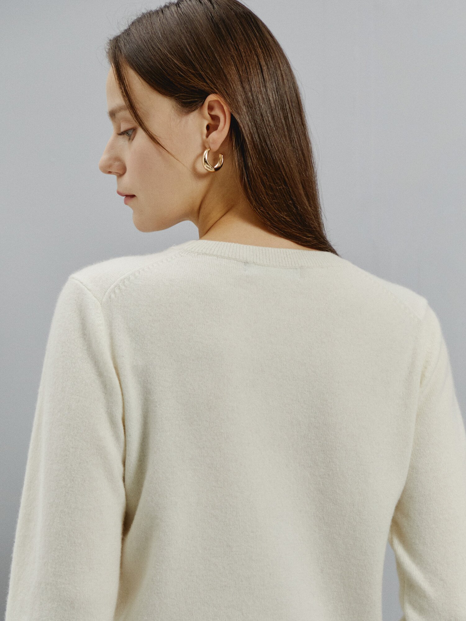 플라워 자수 캐시미어 블렌드 풀오버 (IVORY)