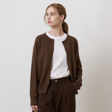 울 100 홀가먼트 루즈핏 버튼 가디건 BROWN
