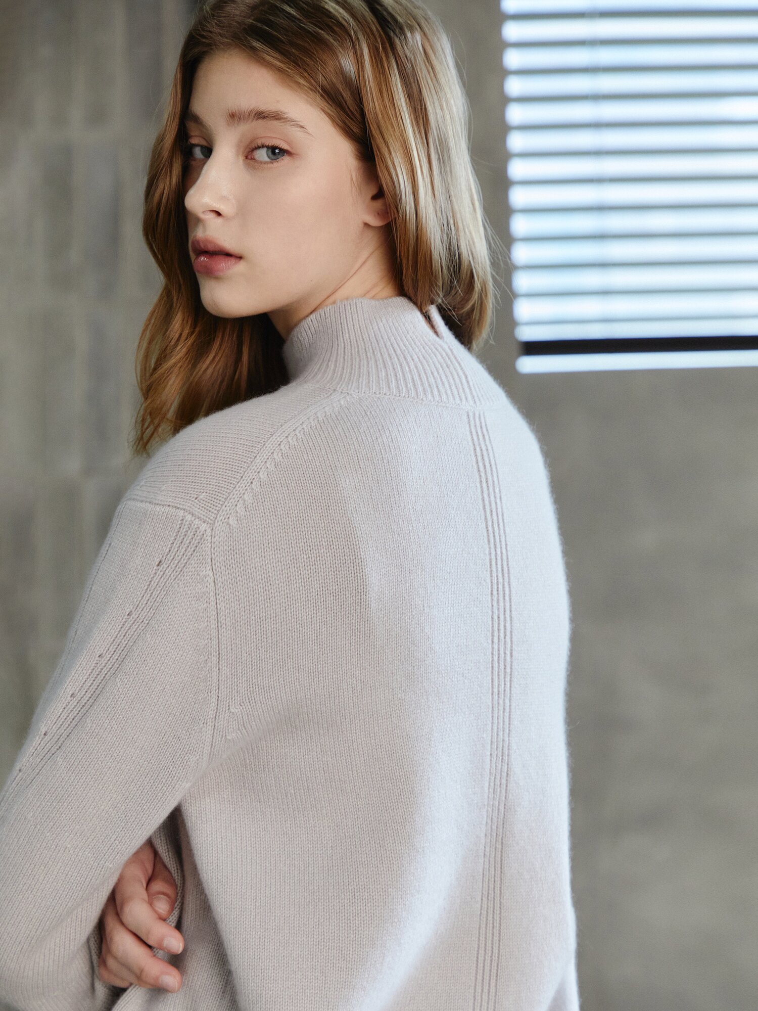 울 캐시미어 하이넥 풀오버 니트 (LIGHT GREY)