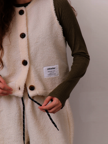 Rosie Cozy Teddy Vest – Soft Cream