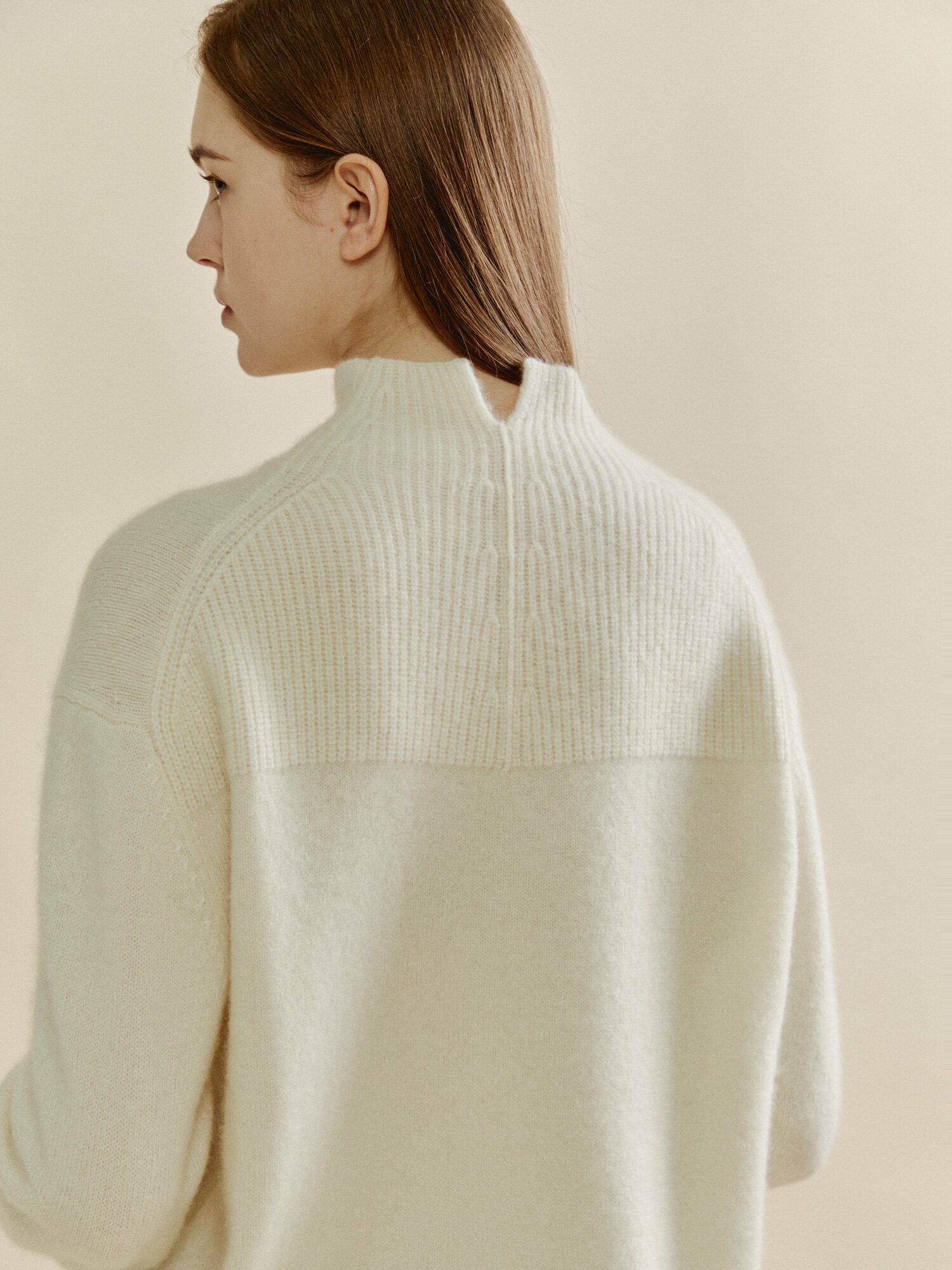 퓨어 캐시미어 모크넥 니트 (IVORY)