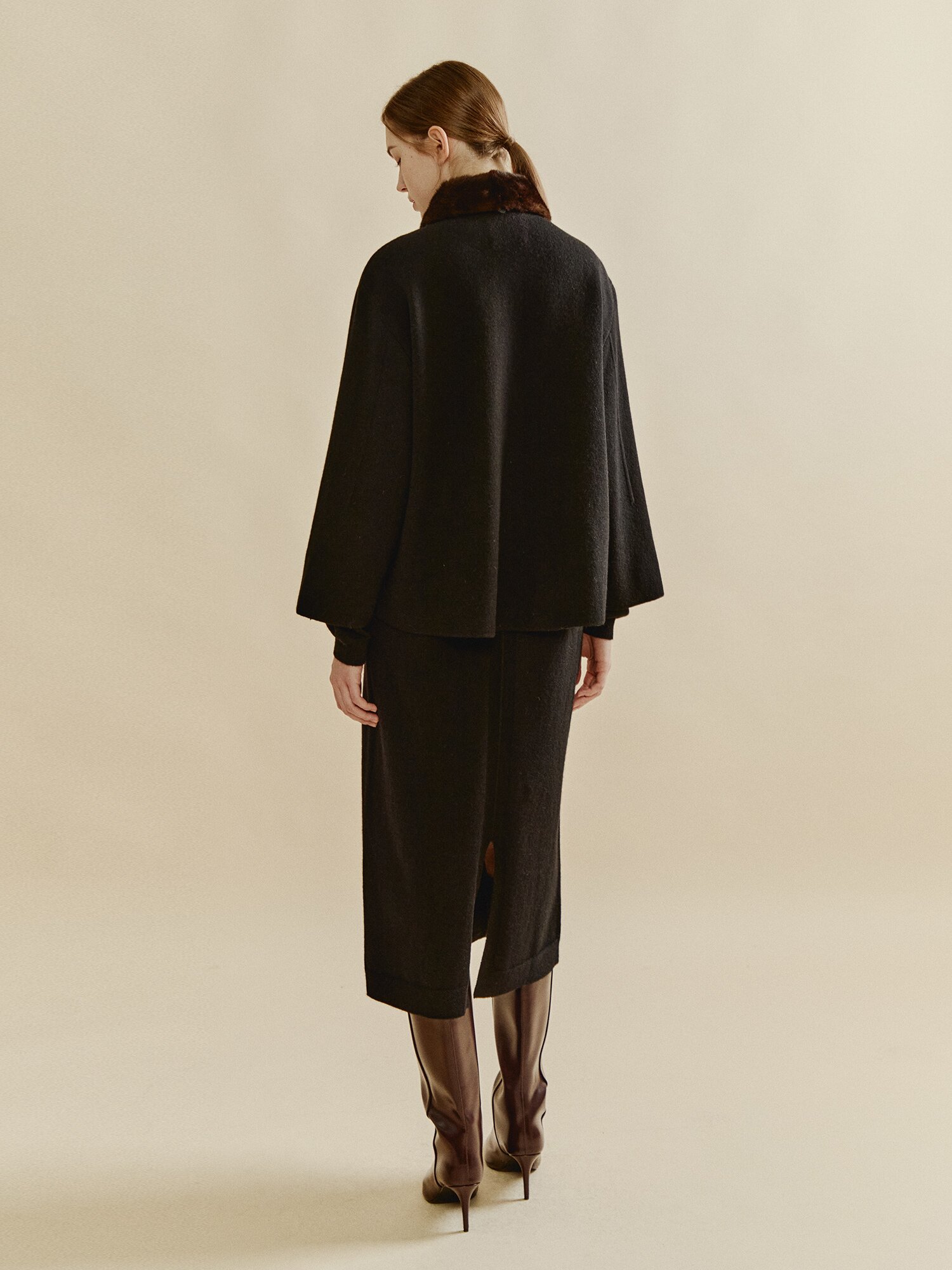 프레스티지 미니멀 퍼 가디건 (BLACK)