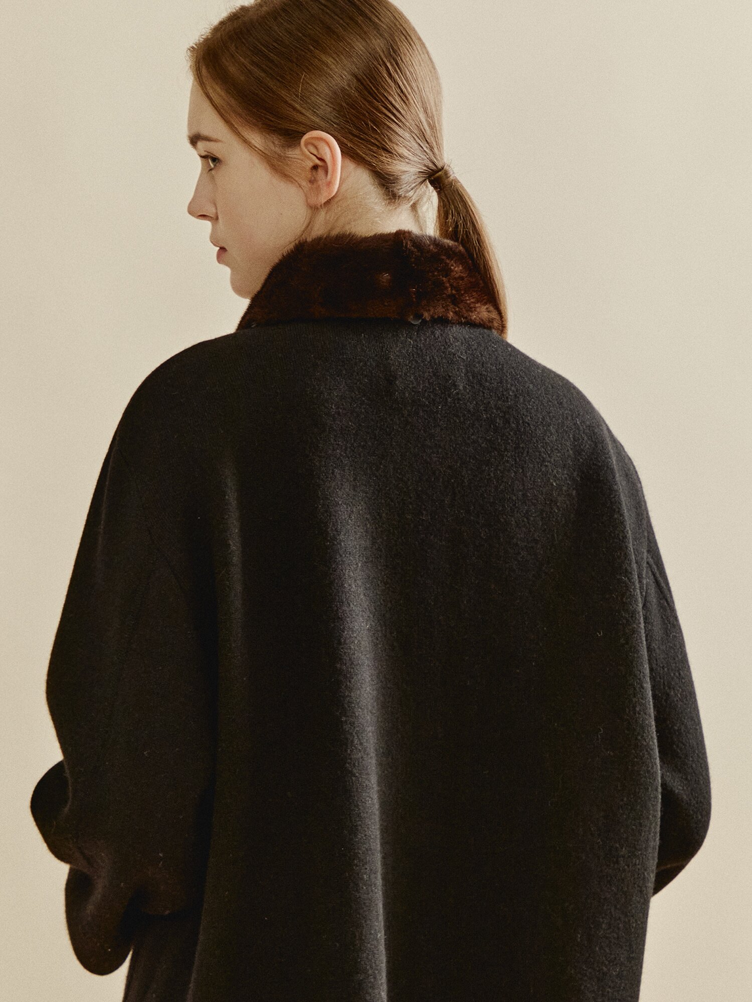 프레스티지 미니멀 퍼 가디건 (BLACK)