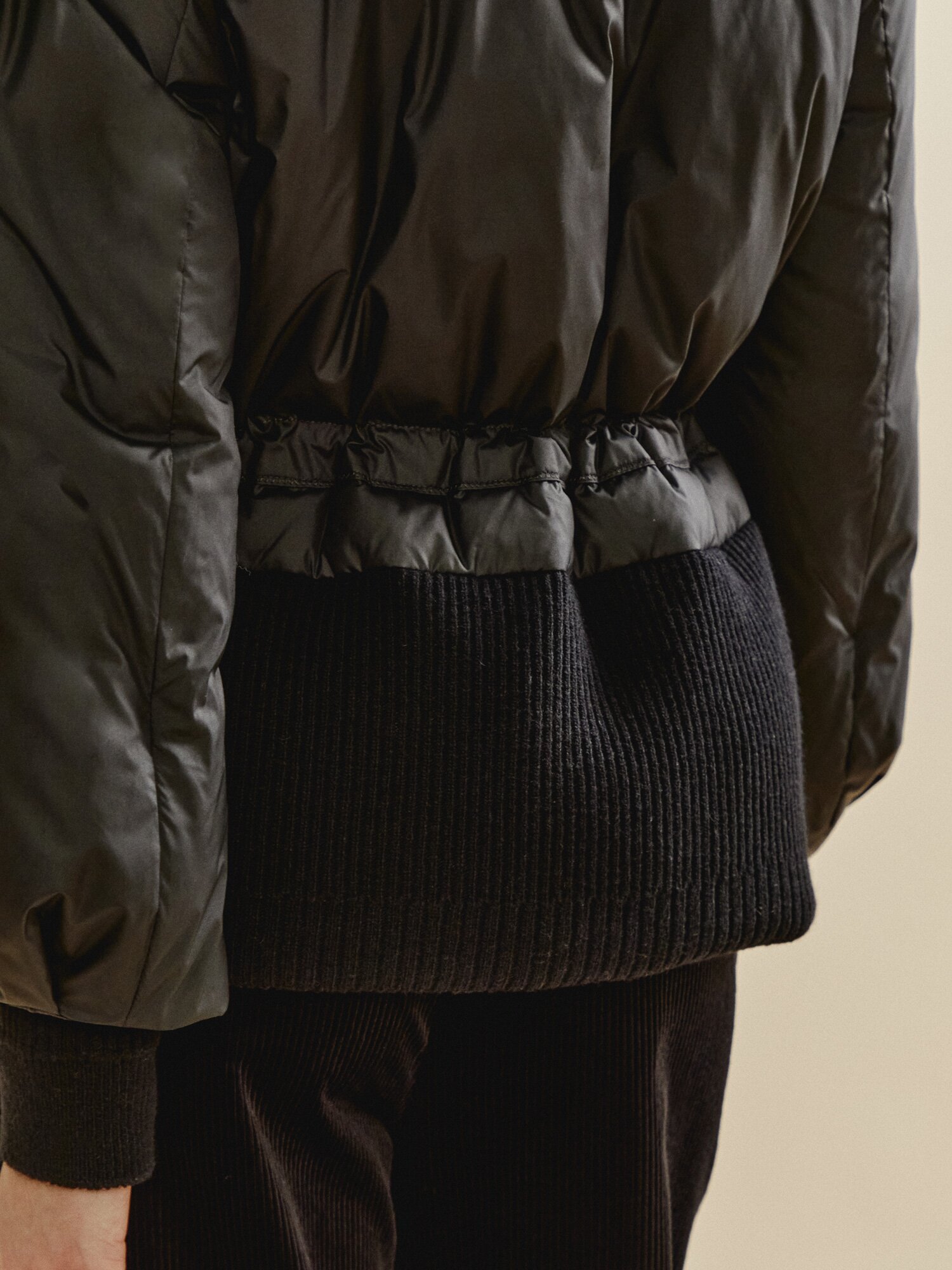 밴드넥 니트패치 구스 다운 패딩 (BLACK)