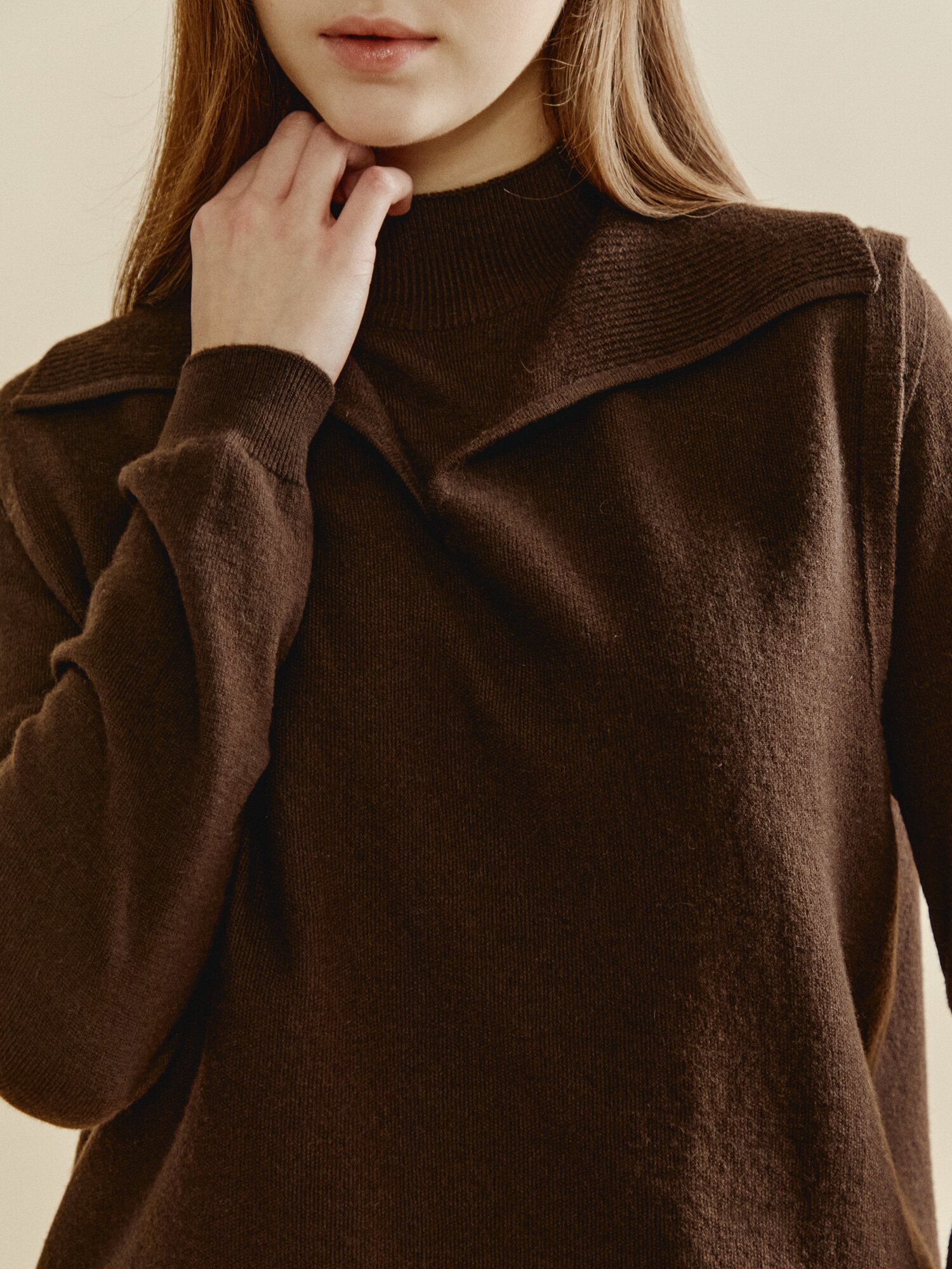 에센셜 하프넥 레이어 니트 (BROWN)