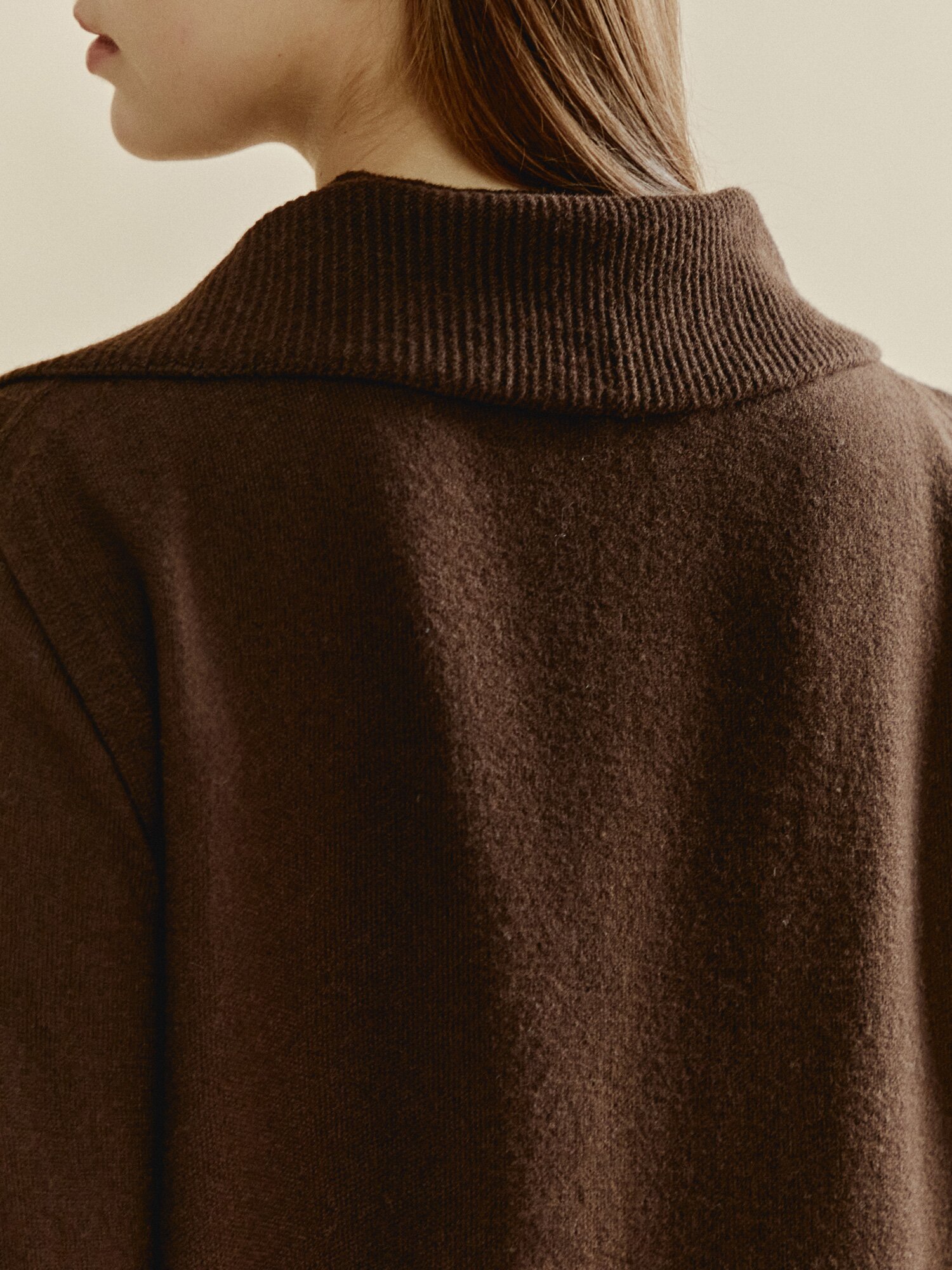 에센셜 하프넥 레이어 니트 (BROWN)