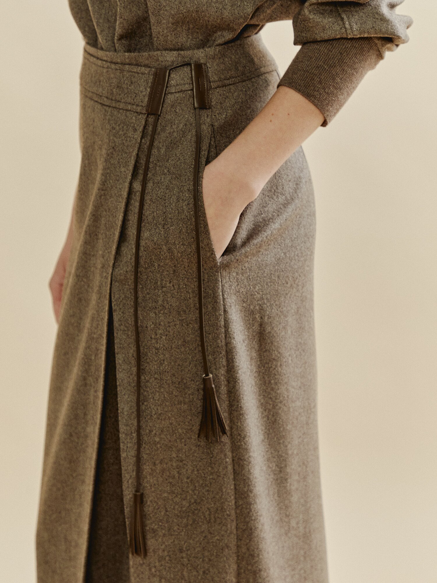 테슬 타이 오버랩 스커트 (MELANGE BROWN)