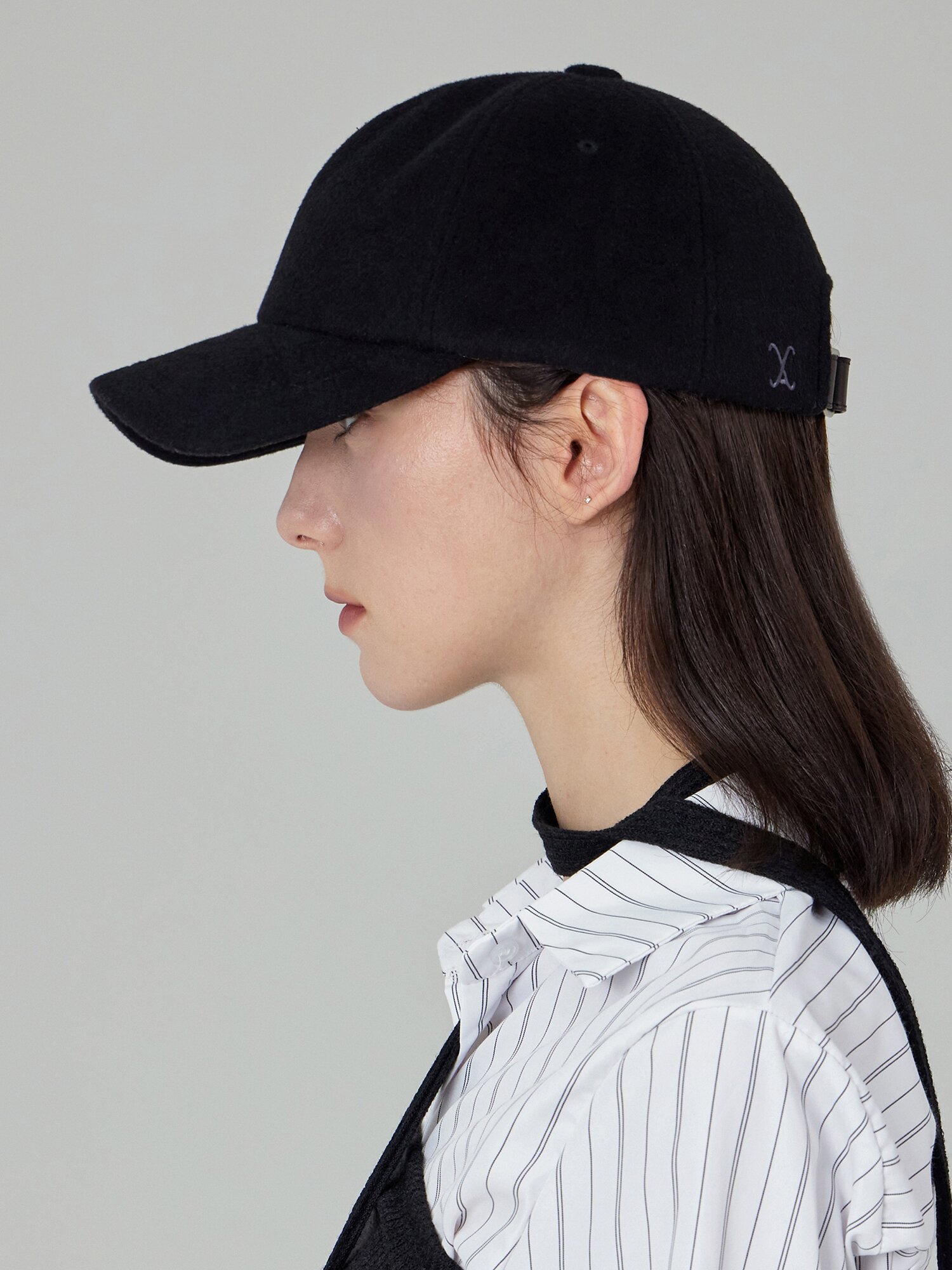 VA 커브드 로고 모직 5패널 볼캡 블랙