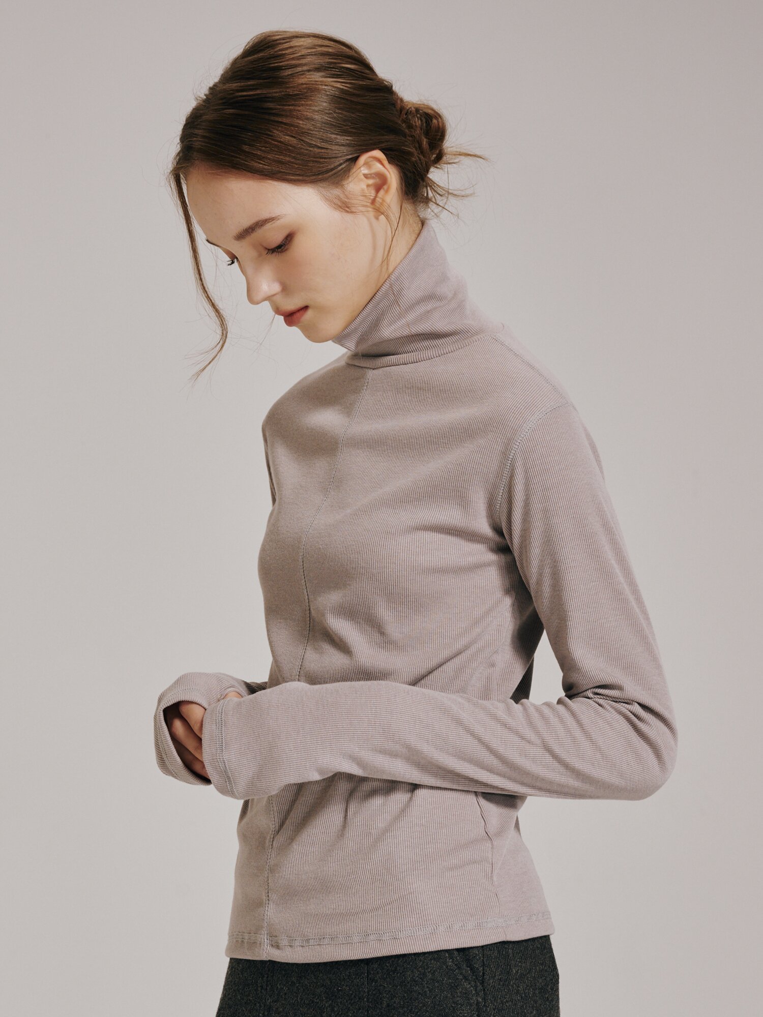 스티치 터틀넥 워머 티셔츠 - 모카 / Stitch Turtleneck Warmer T-Shirt - Mocha