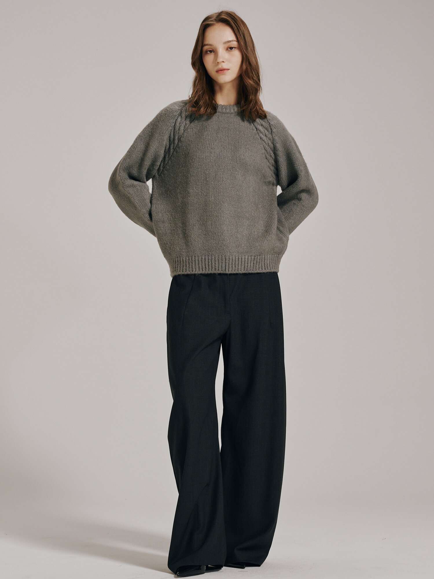 라운드 넥 울 니트 - 멜란지 그레이 / Round Neck Wool Knit -M.Gray