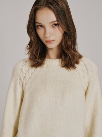 라운드 넥 울 니트 - 아이보리 / Round Neck Wool Knit - Ivory

