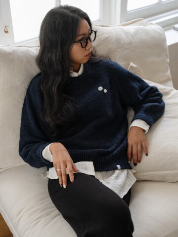 라운드넥 베이직 오버핏 단추 니트_네이비