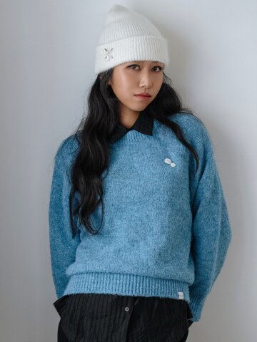 라운드넥 베이직 오버핏 단추 니트_블루