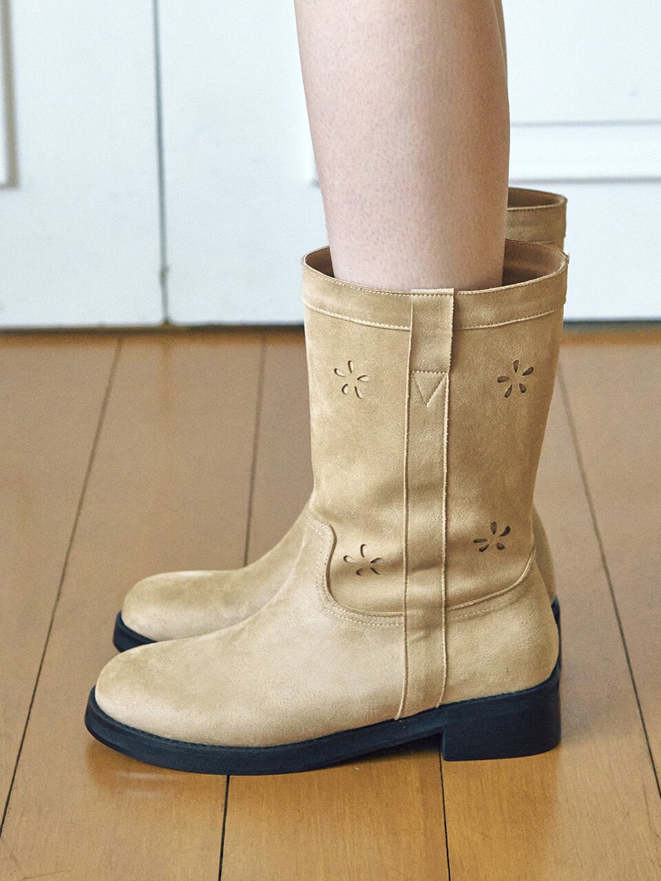 ljh007-5 Flora Cutout Mid Boots - 2 Colors
