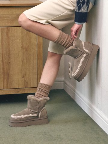 ljh035-1 Cozy Stitch Mini Boots - 2 Colors