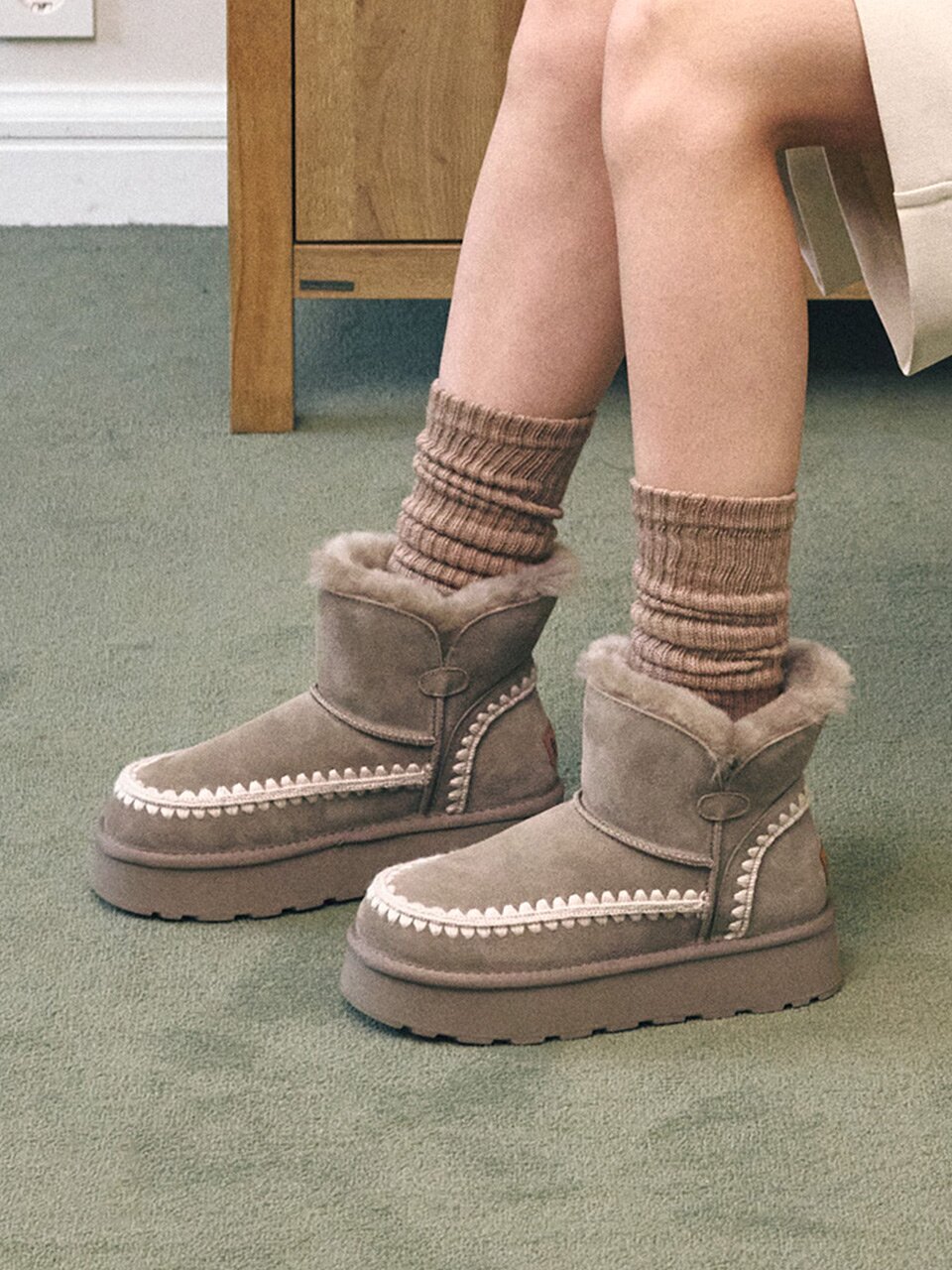 ljh035-1 Cozy Stitch Mini Boots - 2 Colors