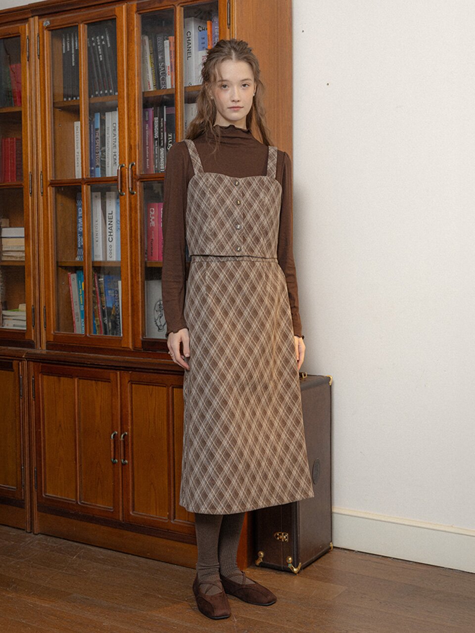 PM_Prismatic knit three-piece top and skirt set_BROWN