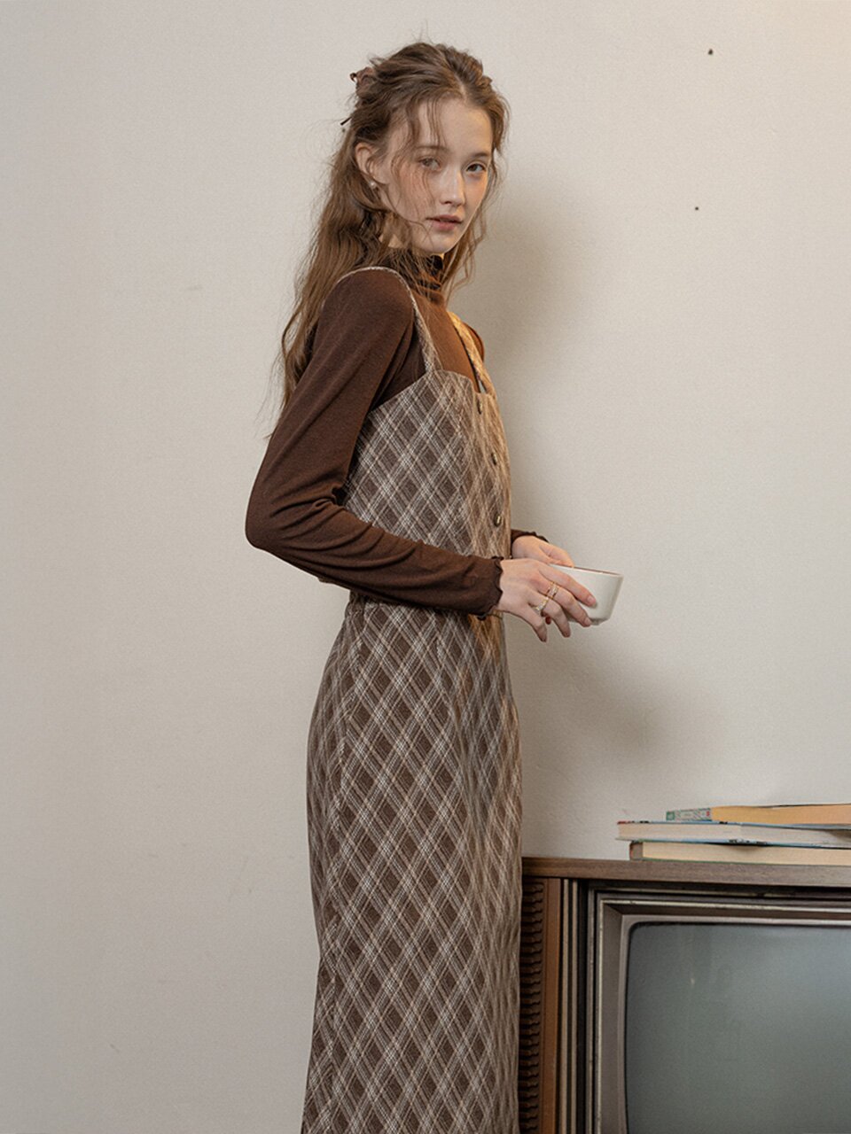 PM_Prismatic knit three-piece top and skirt set_BROWN