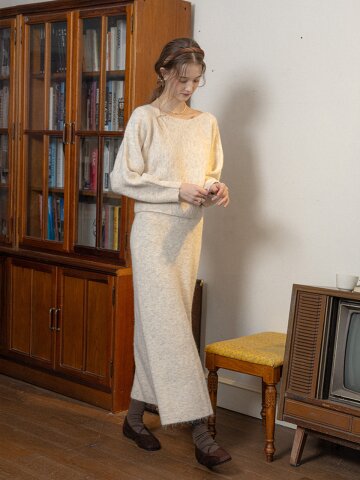 PM_Loose neckline knit top and skirt set_IVORY