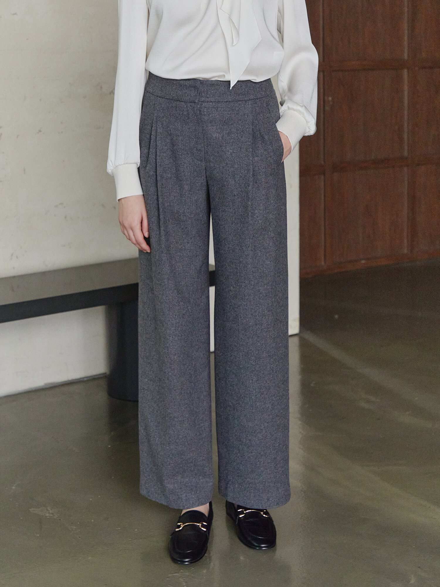 울 투 턱 와이드 슬랙스 팬츠 (GREY)