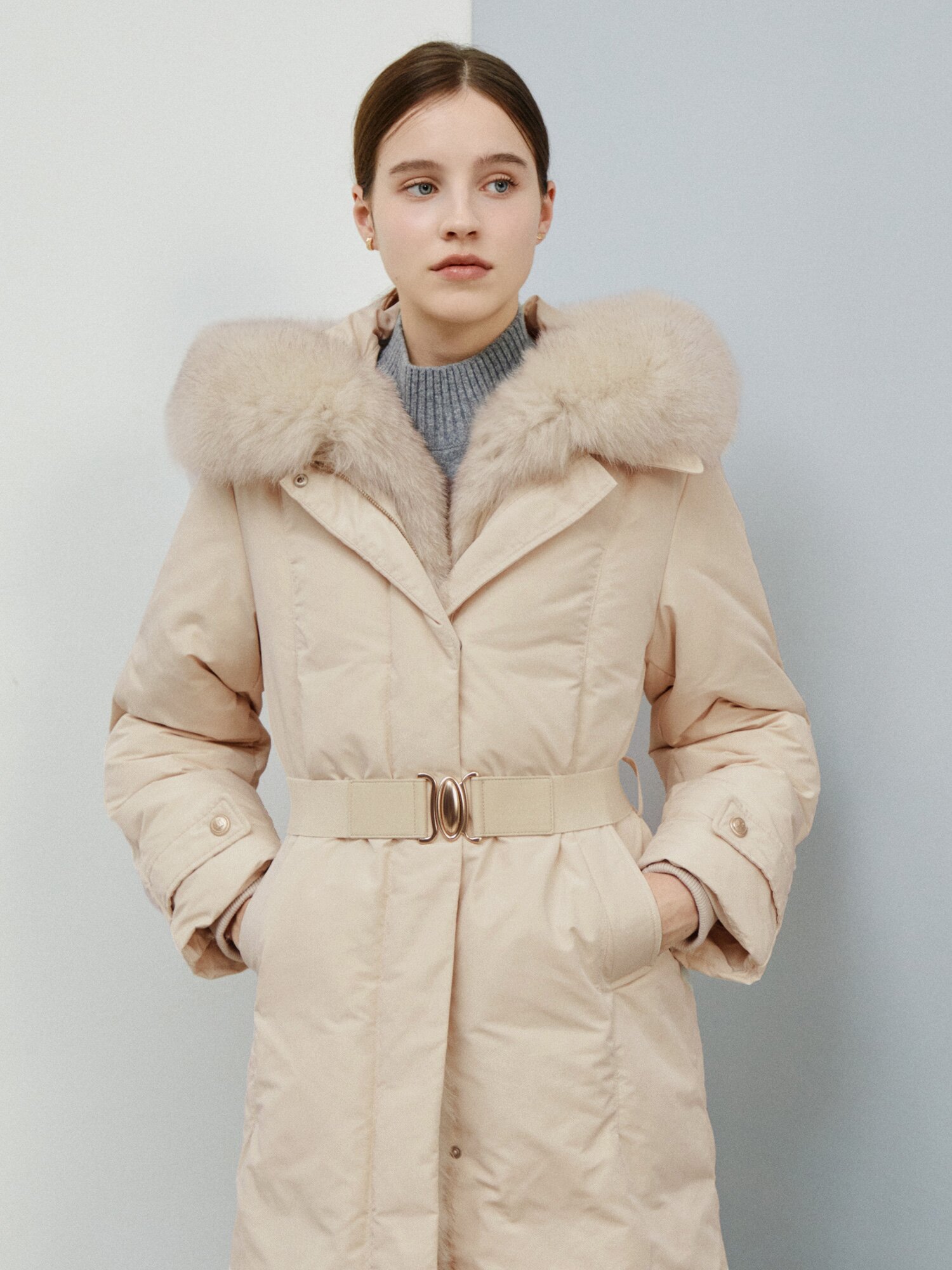 폭스퍼 벨티드 롱 구스다운 점퍼 (BEIGE)