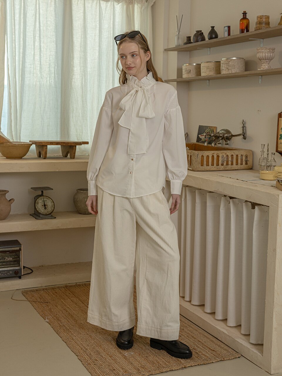 DD_Ruffled collar ribbon shirt_2color