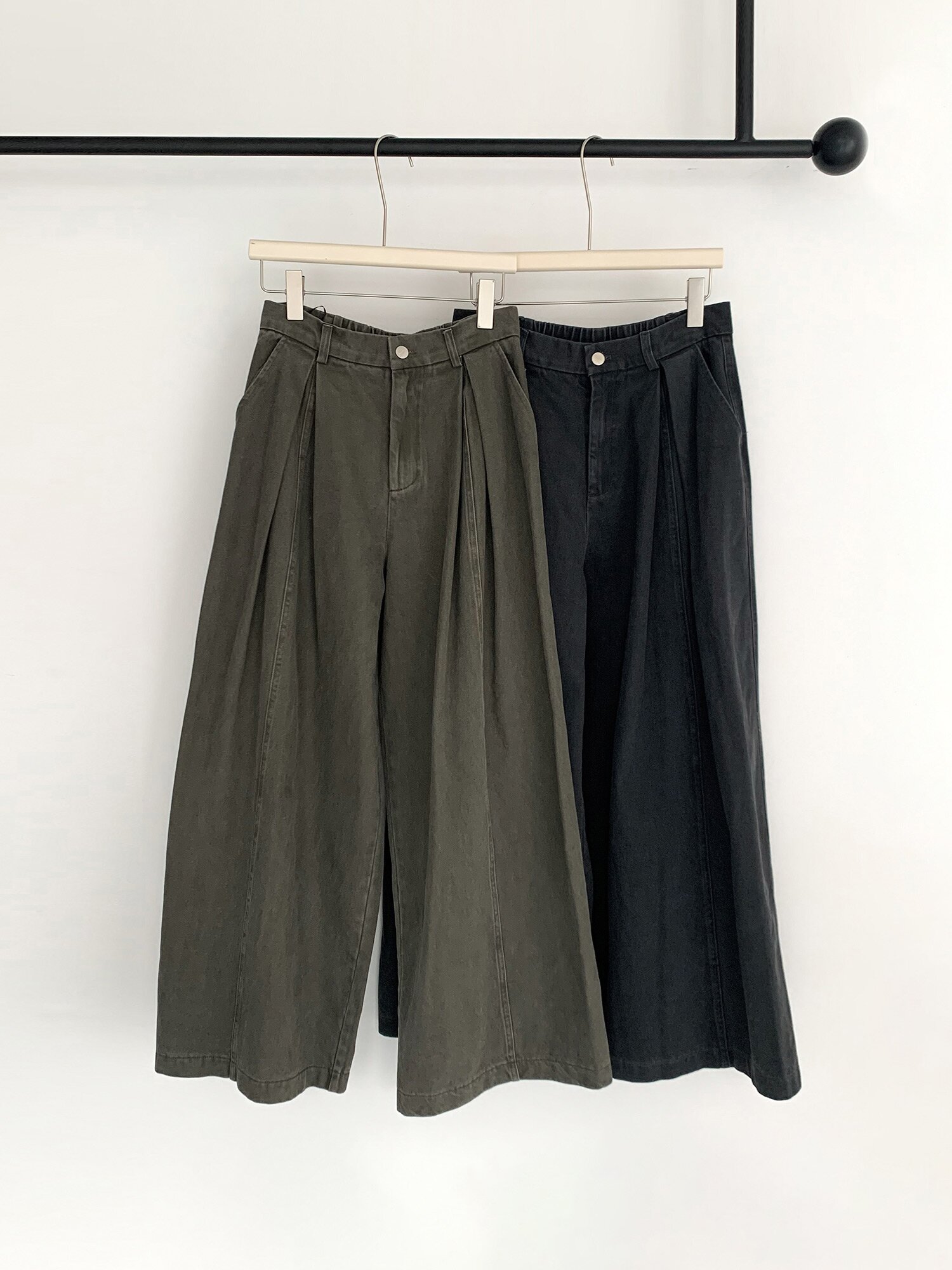 맞주름 와이드 하프 밴딩 팬츠 (2colors)
